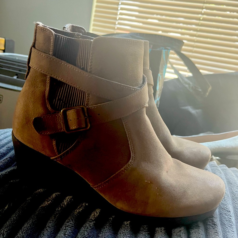 Abeo women’s boots size 6.5 - worn once!